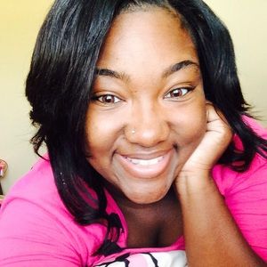 Meet your Posher, Alexis